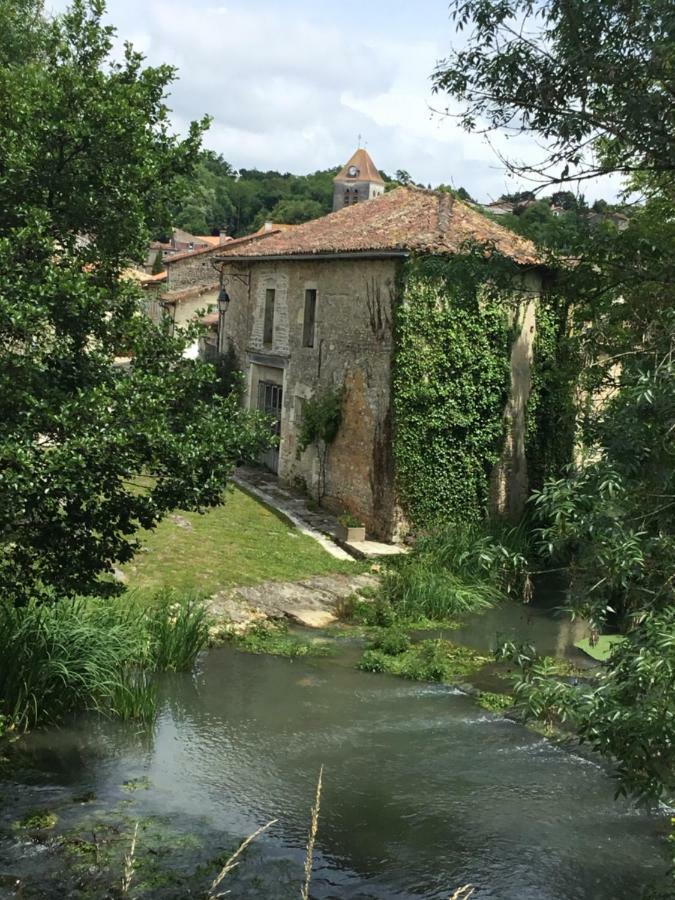 La Vieille Maison Rose Bed and Breakfast Nanteuil-en-Vallée Exterior foto