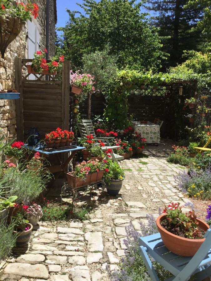 La Vieille Maison Rose Bed and Breakfast Nanteuil-en-Vallée Exterior foto